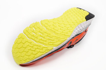 New Balance Fresh Foam 1080 v7 Buen agarre prácticamente en todos los terrenos, con algunas mejoras de su antecesora.