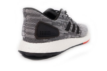 Adidas Pure Boost DPR Desde los 5km a la media maratón, puede ser la franja de confort de este modelo, todo depende de nuestro ritmo