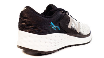 New Balance Fresh Foam 1080 v9 Mesh en Jacquard, que no ha hecho que ampliar más, a su número de adeptos.