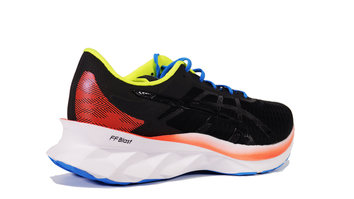ASICS Novablast Suficiente amortiguación para llevarte a cualquier distancia