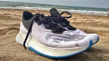 New Balance FuelCell TC Toda ella pensada para atacar la media y la larga distancia