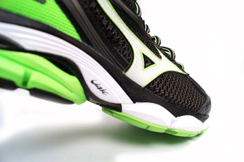 mizuno wave ultima 8 uomo online