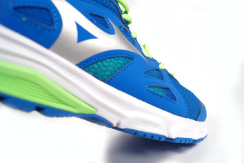 Mizuno Synchro MD Dinámica algo rota para correr pero útil para muchas otras actividades
