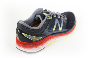New Balance Fresh Foam 1080 v6 New Balance Fresh Foam 1080 v6 desprende versatilidad a raudales