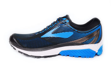 avis brooks ghost 10